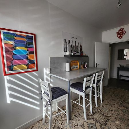 Appartement Quai Ouest, Vue Entree Port, Stationnement Gratuit, Lits Faits Pour Votre Arrivee, Serviettes De Toilettes Fournies Dieppe Exterior foto