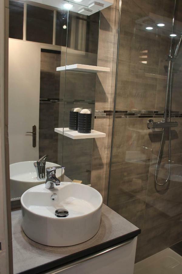 Appartement Quai Ouest, Vue Entree Port, Stationnement Gratuit, Lits Faits Pour Votre Arrivee, Serviettes De Toilettes Fournies Dieppe Exterior foto